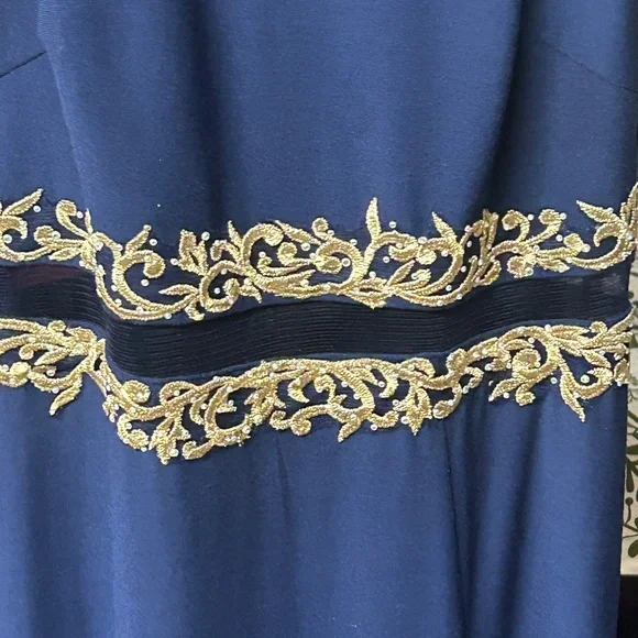 Cachet Sleeveless Embellished Long Formal Dress Navy Midnight Size 2 - Picture 7 of 8